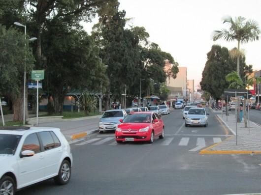 Trecho da avenida Sete de Setembro, em Araranguá, será fechado ao meio-dia desta quarta-feira