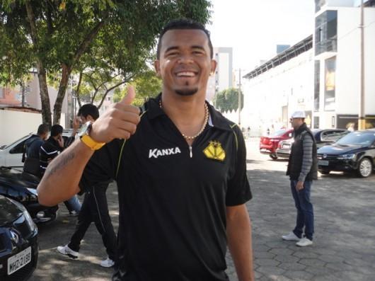 Zé Carlos convoca torcida tricolor para jogo contra o Paraná