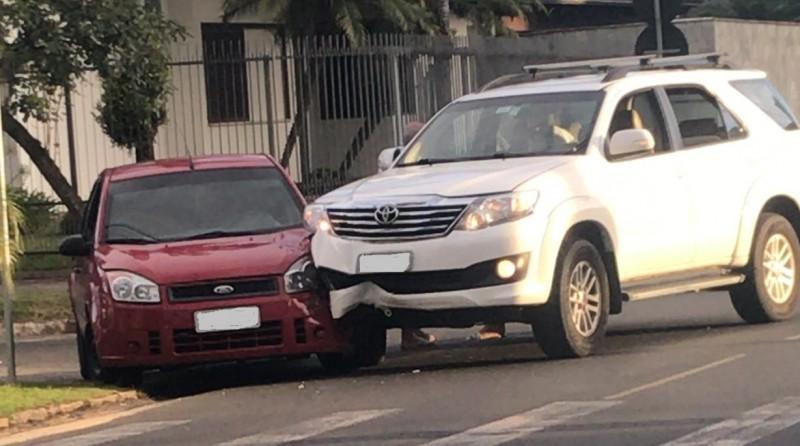 Acidente envolvendo dois veículos é registrado em Criciúma 