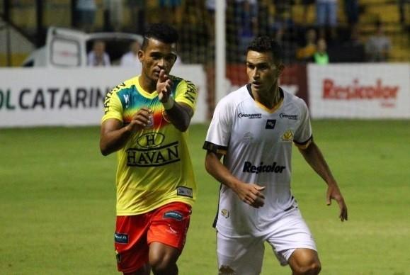 Criciúma x Brusque | A sobrevivência em disputa no jogo mais importante do ano