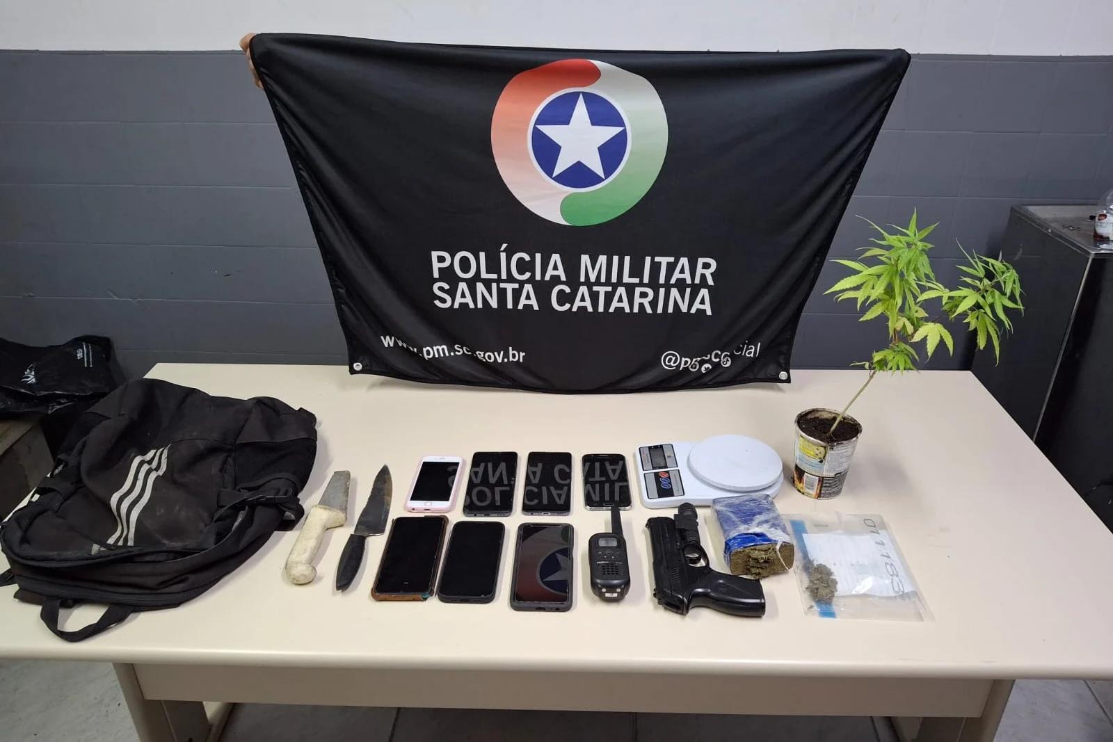 PM apreende maconha e arma de pressão em Criciúma; jovem é preso