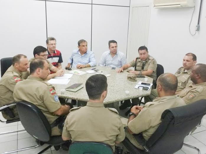 Eduardo Moreira busca ações para segurança no Sul