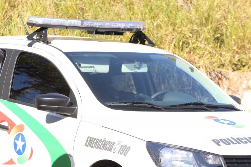 Homem armado rouba celular de adolescente em Tubarão 
