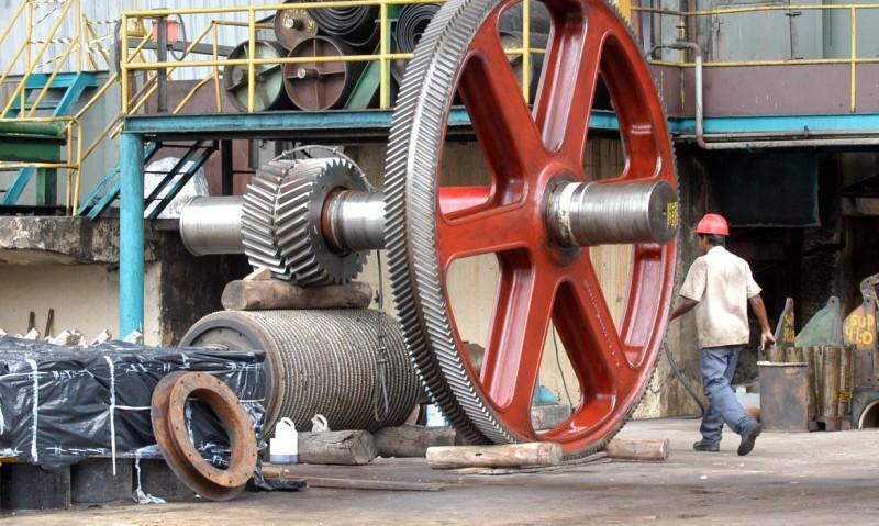 Produção industrial avança 3,2% em agosto, diz IBGE