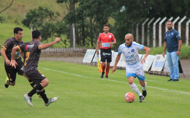 Mesmo com paralisação de campeonatos, Andrei segue rotina de treinos para manter forma física