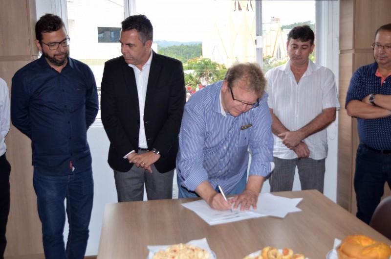 Autorizada construção da piscina pública para tratamento de saúde 