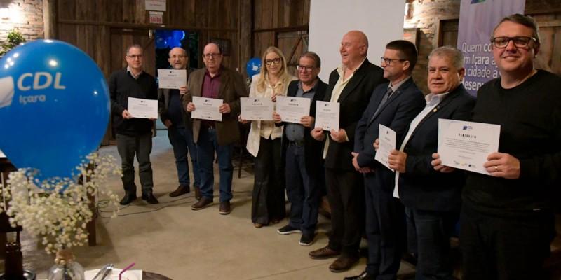CDL de Içara celebra 45 anos com homenagem a ex-presidentes