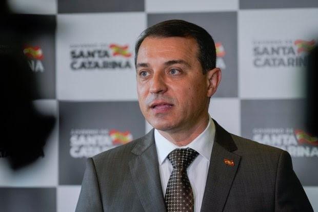 Moisés anuncia que projeto sobre remuneração dos professores vai para Alesc na próxima semana