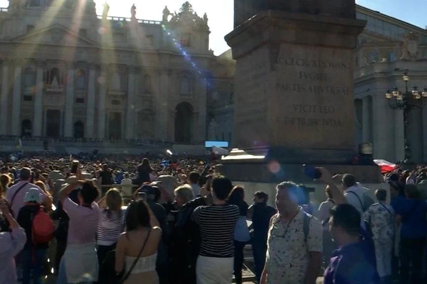 Nome do novo papa é divulgado; assista ao vivo