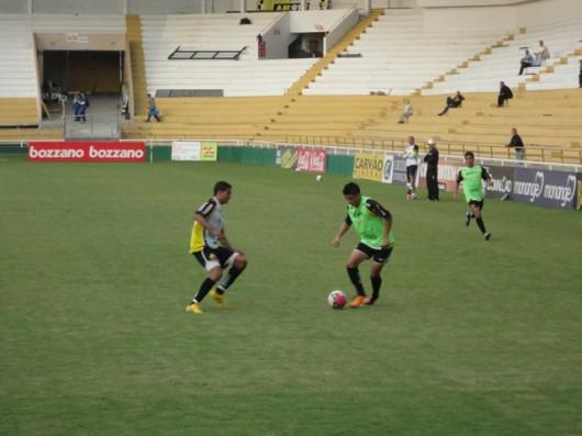 Comelli realiza último coletivo antes da estreia na Série B