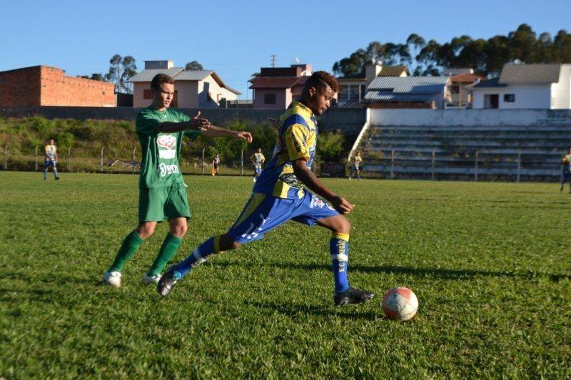 Sábado de empates no Municipal amador