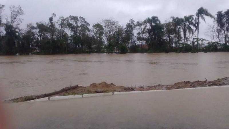 Fotos: chuva deixa unidades de saúde e ruas alagadas em Forquilhinha 