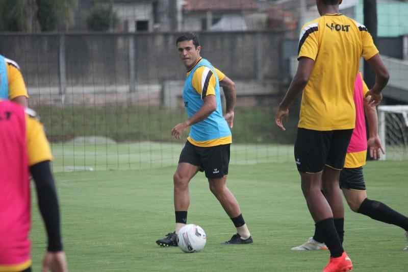 Éder e Fabinho saem no BID e estão aptos a estrear pelo Criciúma