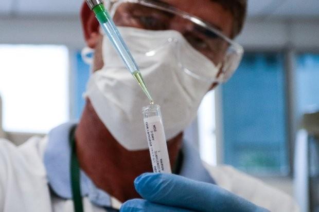 Estudo indica que vacina tríplice viral diminui pela metade o risco de ter Covid-19 sintomática