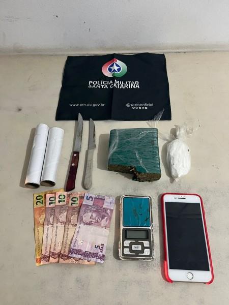 Jovem é preso com cocaína e maconha em Balneário Arroio do Silva