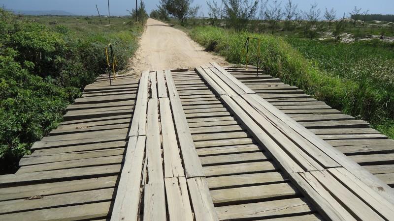 Veículos pesados estão proibidos de transitar pela estrada da Praia do Sol