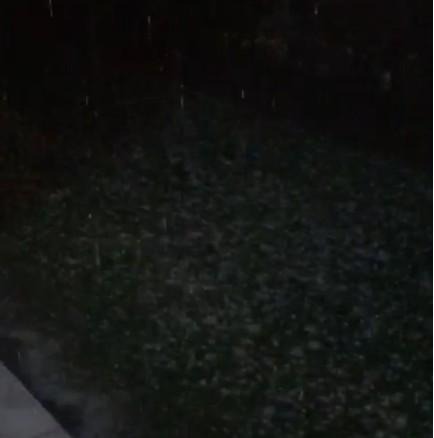 Chuva no Sul de Santa Catarina veio acompanhada de granizo