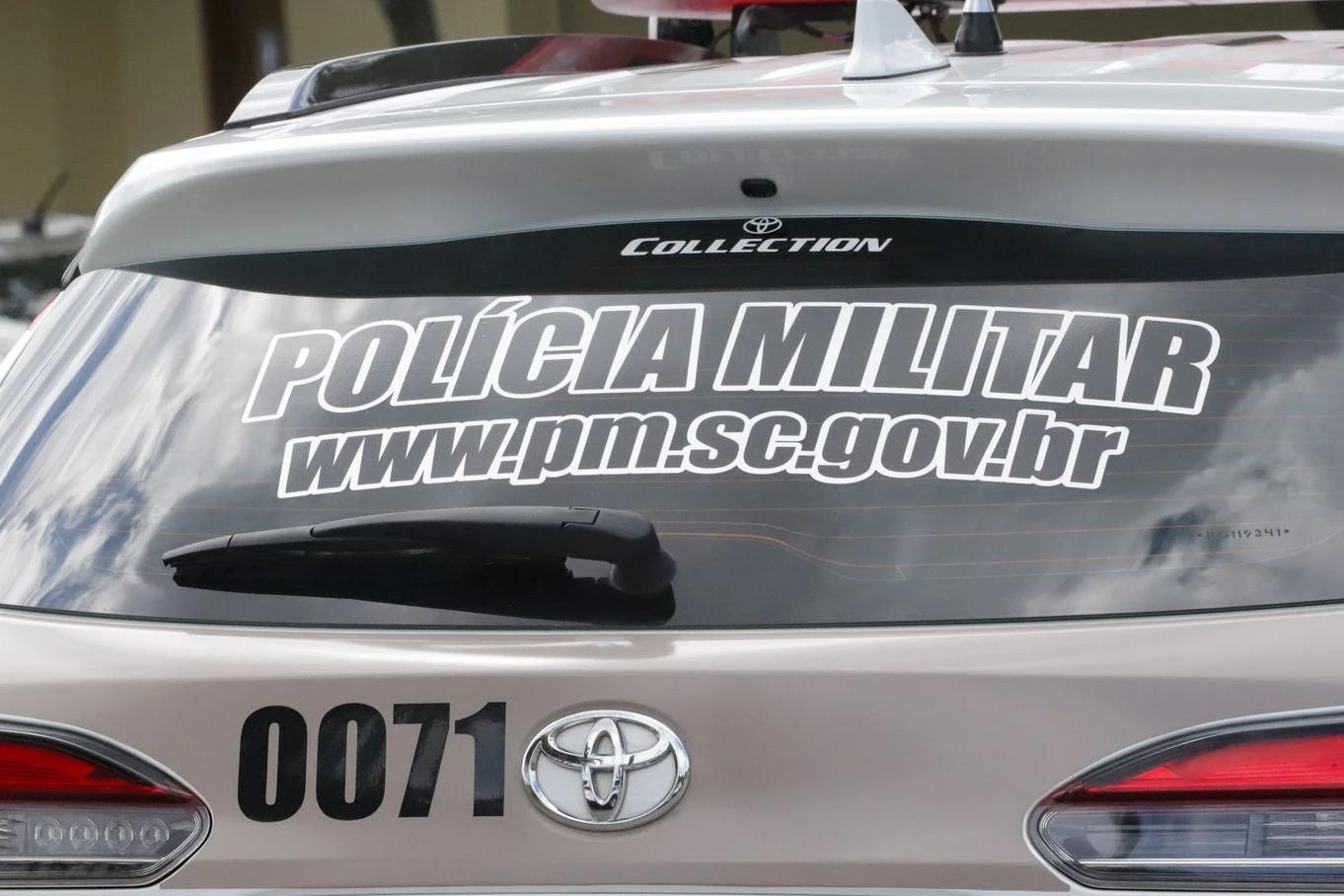 Mulher é agredida com socos e chutes pelo irmão e PM é acionada