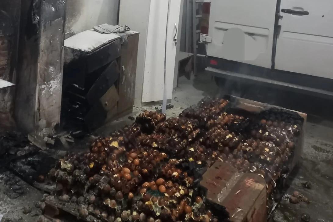 Incêndio destrói parte de depósito em Içara