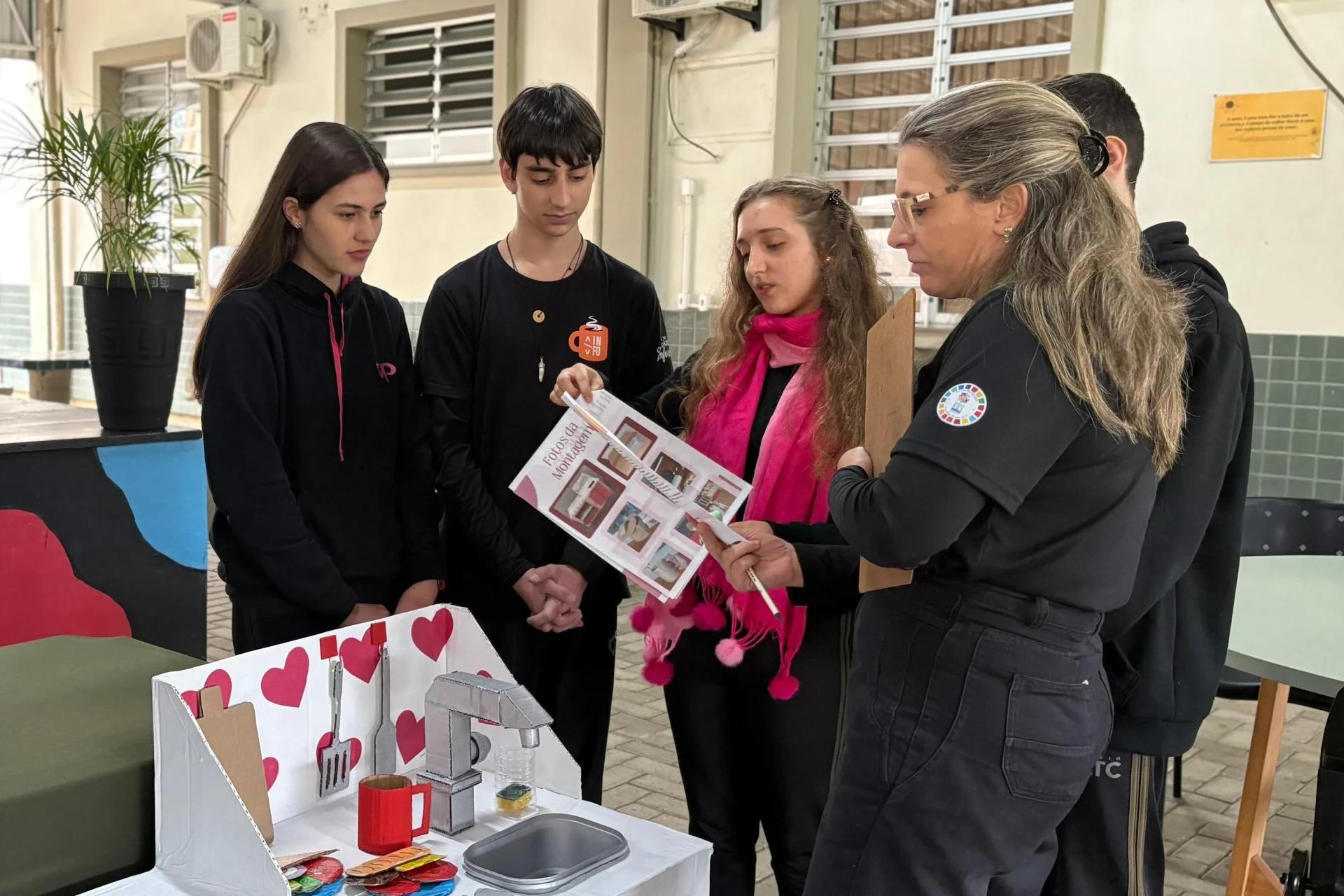 Gincana de Brinquedos Sustentáveis estimula educação ambiental e inclusão no Colégio Satc