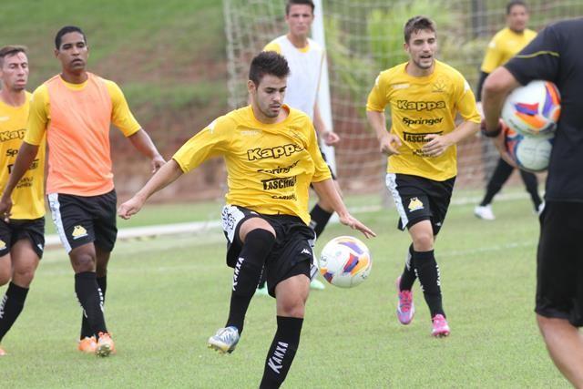 Titulares na derrota para o Inter ganham folga e reservas participam de treino no CT