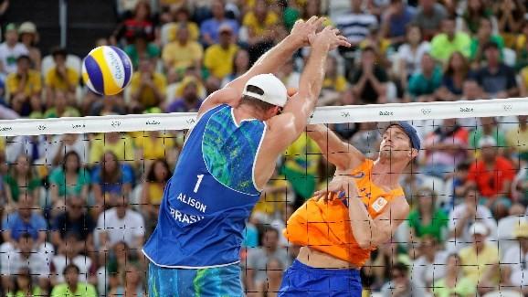 Brasil está na final do vôlei de praia masculino