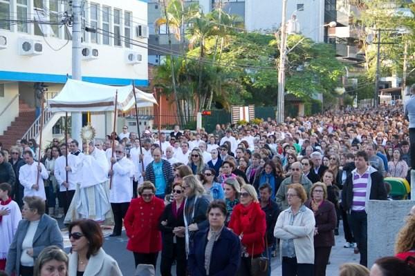 Corpus Christi: católicos vão às ruas nesta quinta-feira