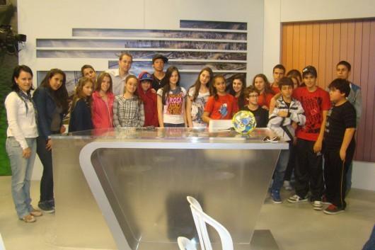 Estudantes da escola José Francisco Bertero visitam RBS TV