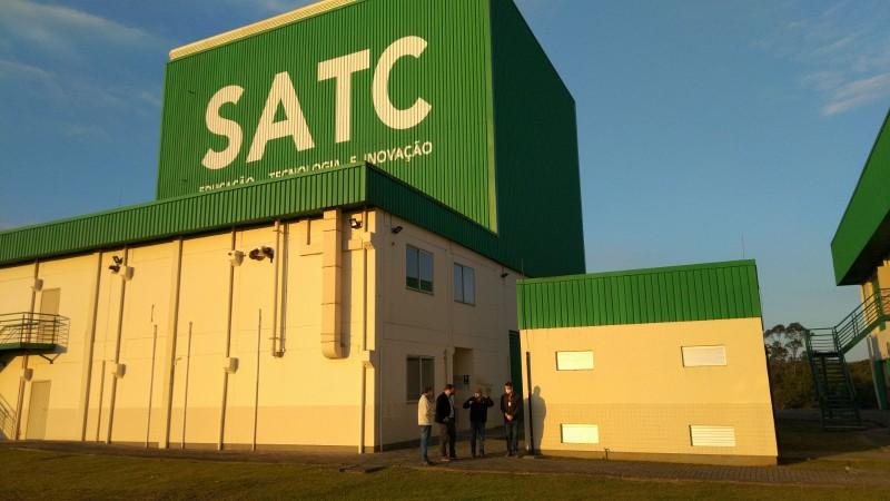 Diretor de Desenvolvimento Econômico e Inovação visita CTSatc 