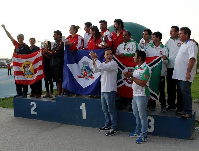 Atletismo feminino de Criciúma garante troféu