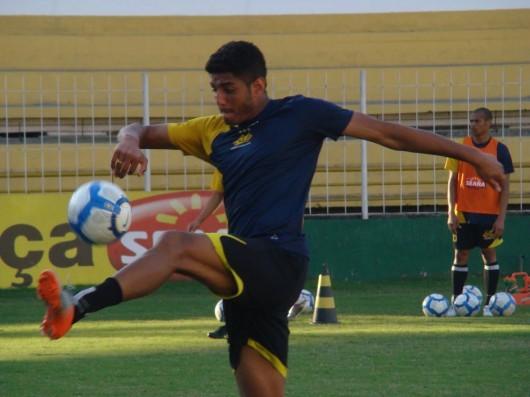 Alta rotatividade no coletivo do Tigre
