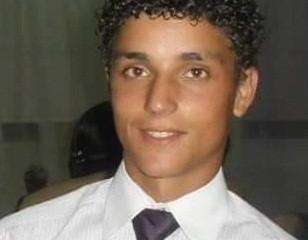 Jovem que estava desaparecido é encontrado morto dentro de carro 