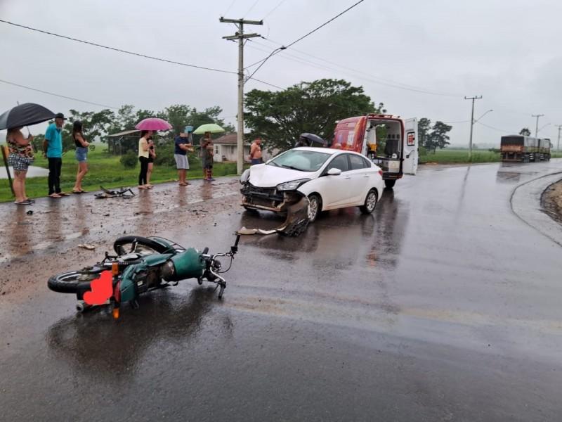Motociclista fica gravemente ferida após colisão em Içara