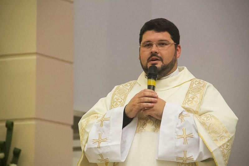 Diácono Gilson Pereira será ordenado padre neste sábado