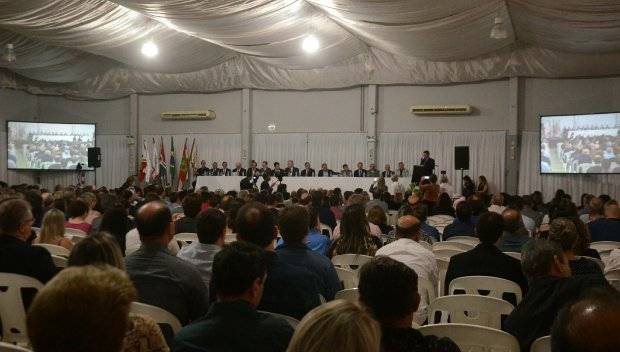 Governador encerra congresso de despachantes em Criciúma — foto 1