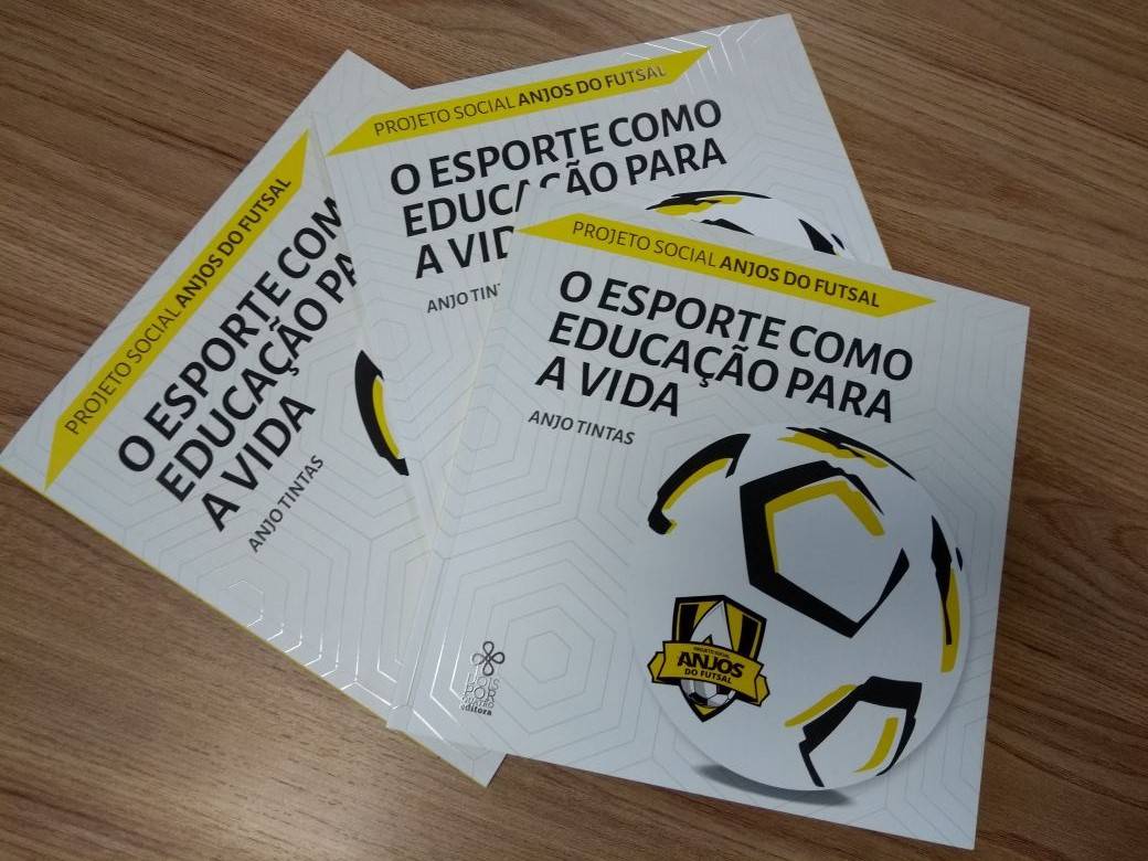 Livro conta a história do projeto Anjos do Futsal — foto 1