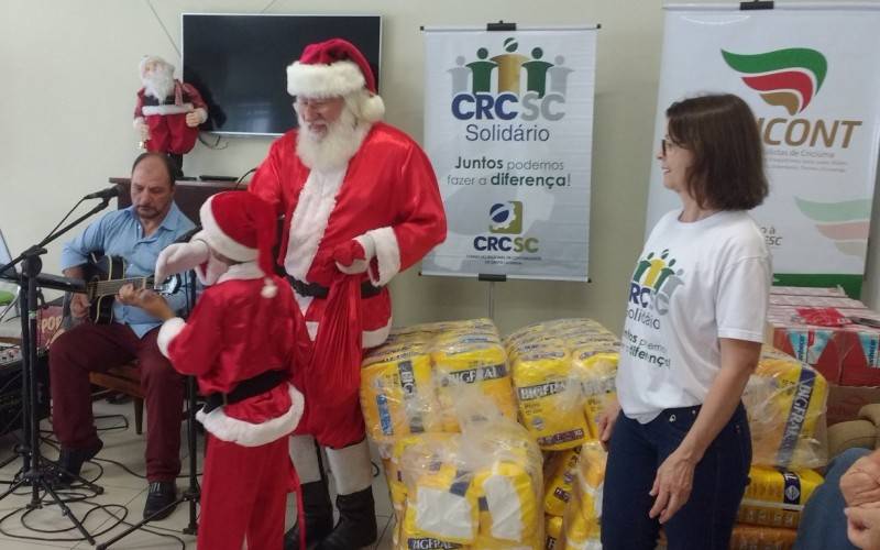 Ação com os idosos do Asilo São Vicente de Paulo teve Papai-Noel, alegria e solidariedade — foto 1