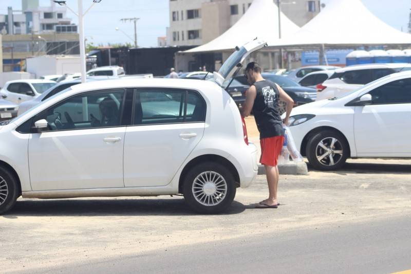 Domingo de sol, calor e praia em Balneário Rincão — foto 48