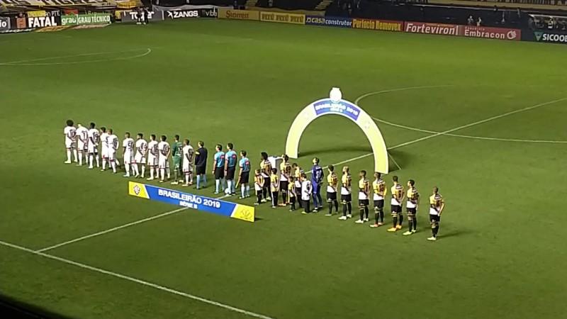 Foto da cobertura: Acompanhe o minuto a minuto de Criciúma 1 x 1 Vitória