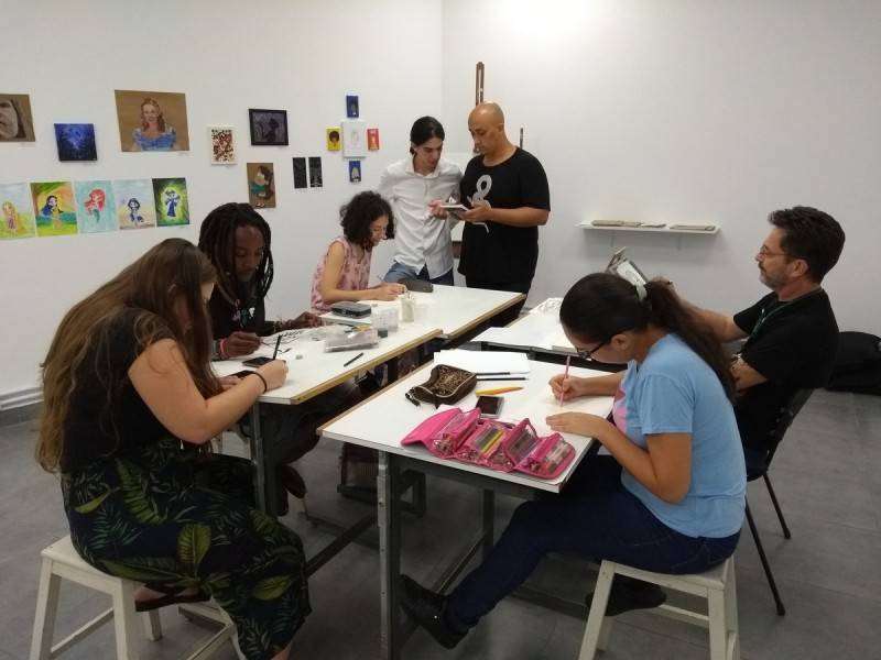 Sala Edi Balod abre exposição com pintura ao vivo — foto 2