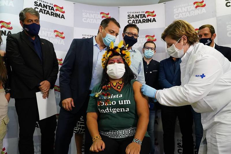 Santa Catarina inicia vacinação contra a Covid-19; doses serão entregues aos municípios nesta terça — foto 1