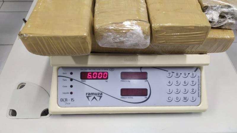 PRF apreende seis quilos de maconha em Tubarão — foto 1
