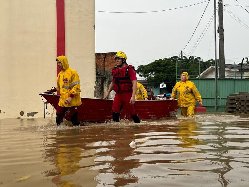 Foto da cobertura: TEMPO REAL: moradores do Sul de SC sentem efeitos da chuva intensa desta segunda-feira