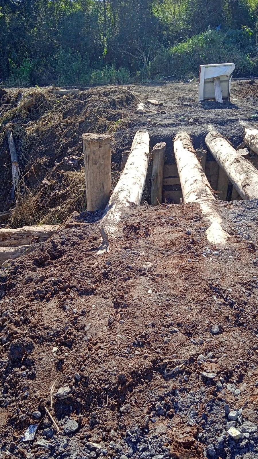 Fotos: vereador pede explicações sobre construção de ponte de madeira em Criciúma — foto 4
