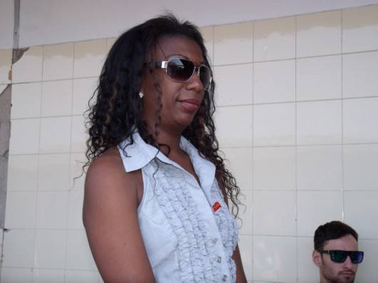 Cintia dos Santos vota na Santa Luzia acompanhada do vice — foto 2