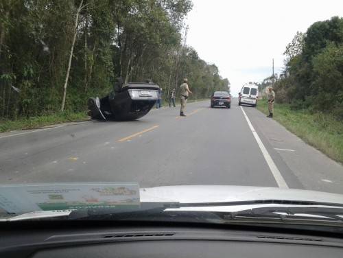 Acidente envolve três veículos na SC-108, em Urussanga — foto 1